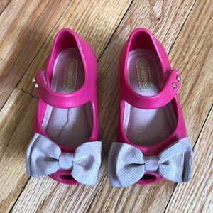 Adorable pink bow Mary Jane Mini Melissa shoes